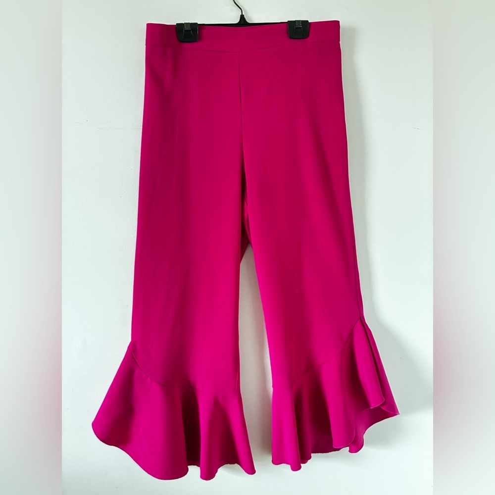 RINASCIMENTO Italy Pink Ruffled Bell Flare Capri Pants - Size Large